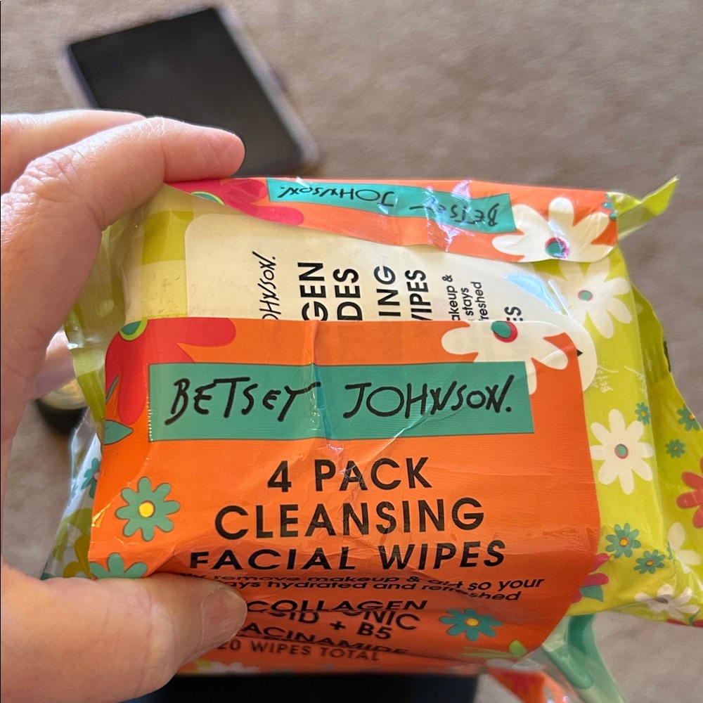 Betsey Johnson Floral Cleansing Facial Wipes